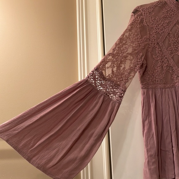 American Eagle lace top - Picture 2 of 5